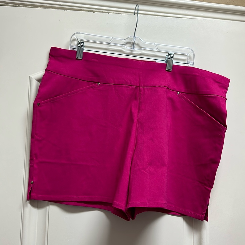 International Concepts Women's pink Shorts, size 18 curvy, NWT